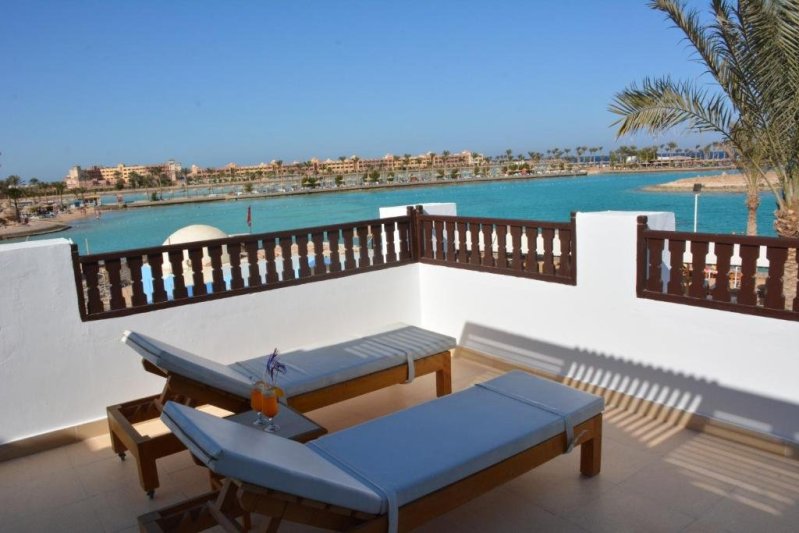 Hurghada utazás Arabella Azur Beach Resort
