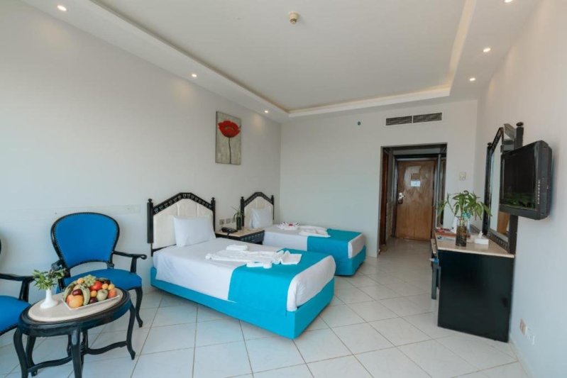 Hurghada utazás King Tut Aqua Park Beach