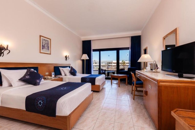 Hurghada utazás Pharaoh Azur Resort