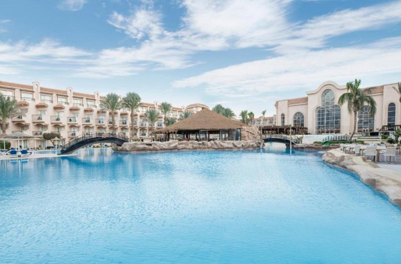 Hurghada utazás Pyramisa Beach Resort