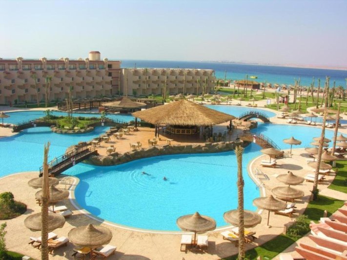 Hurghada utazás Pyramisa Beach Resort