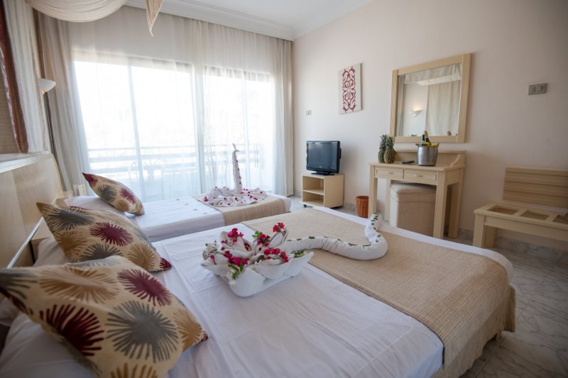 Hurghada utazás The Grand Hotel