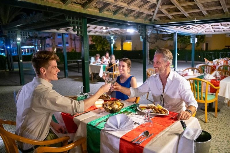 Hurghada utazás Three Corners Sunny Beach Resort