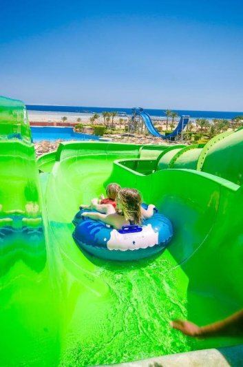 Hurghada utazás Titanic Beach Spa & Aquapark