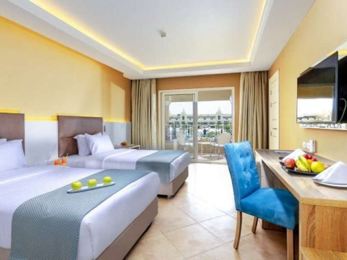 Hurghada utazás Titanic Royal