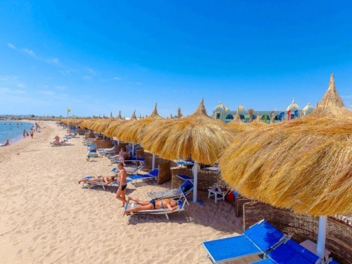 Hurghada utazás Titanic Royal