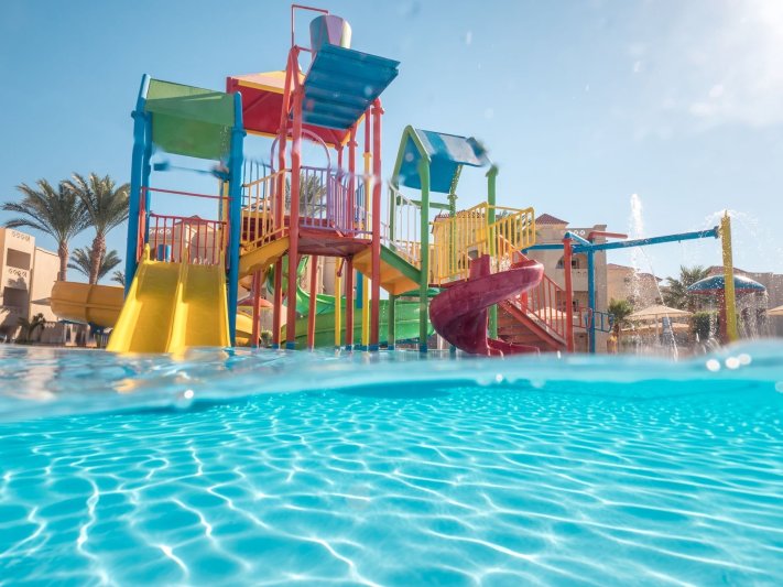 Hurghada utazás Pickalbatros Sea World Resort ex.: Aqua Blu Resort