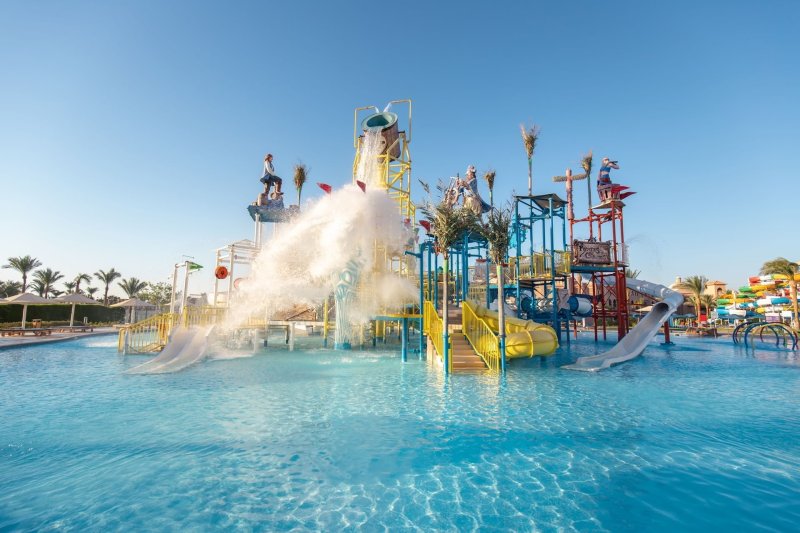 Hurghada utazás Pickalbatros Sea World Resort ex.: Aqua Blu Resort
