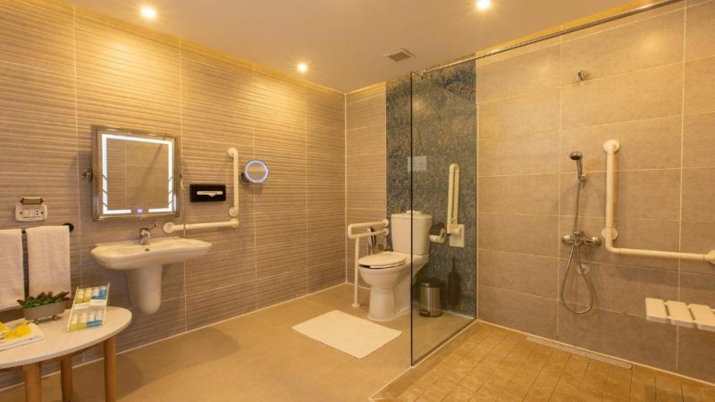 Sharm El-Sheikh utazás Amwaj Oyoun Resort and Casino