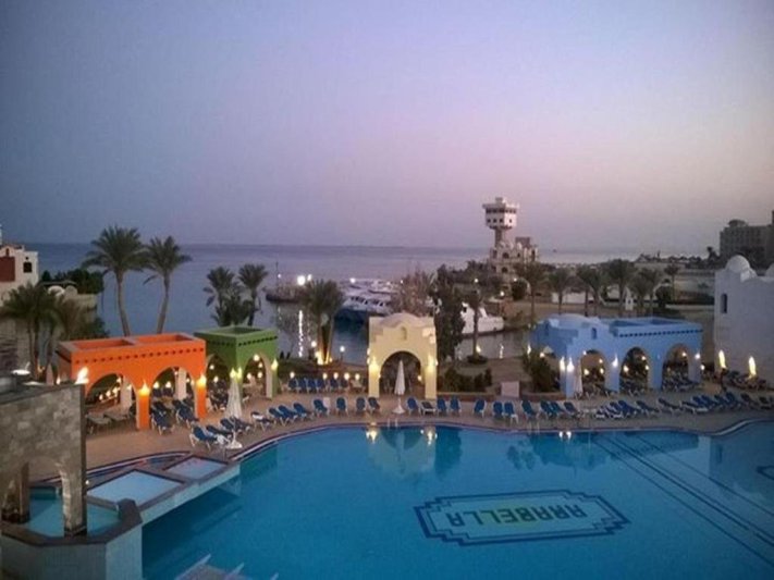 Hurghada utazás Arabella Azur Beach Resort