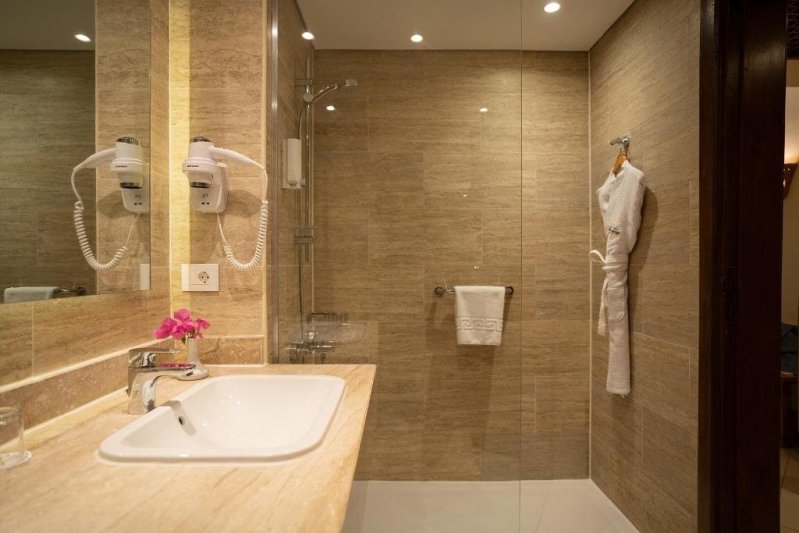 Hurghada utazás Fort Arabesque Resort