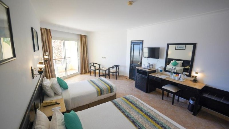 Makadi Bay utazás Jaz Palmariva Beach