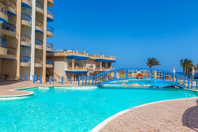 Hurghada utazás King Tut Aqua Park Beach