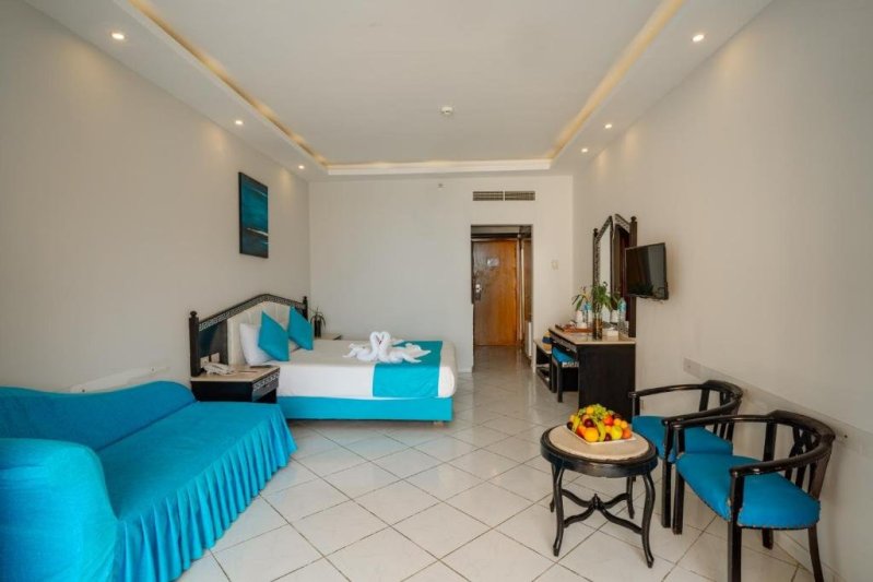 Hurghada utazás King Tut Aqua Park Beach