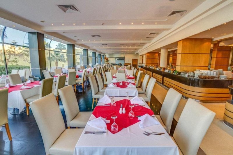 Hurghada utazás Palm Beach Resort