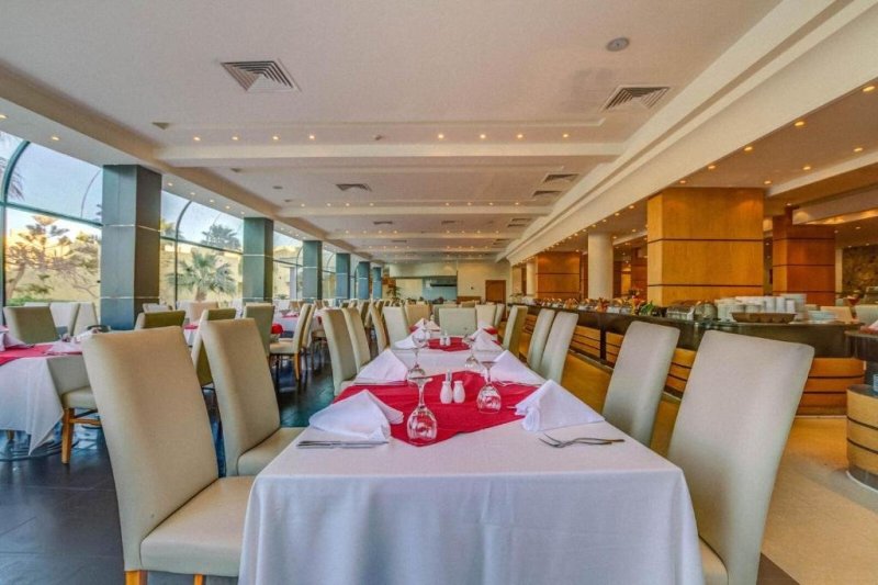 Hurghada utazás Palm Beach Resort