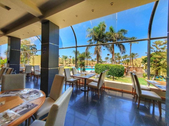 Hurghada utazás Palm Beach Resort