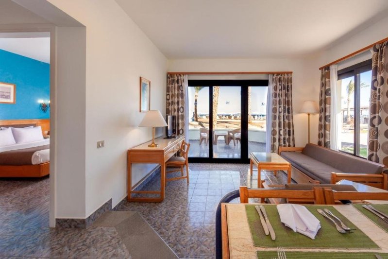 Hurghada utazás Pharaoh Azur Resort