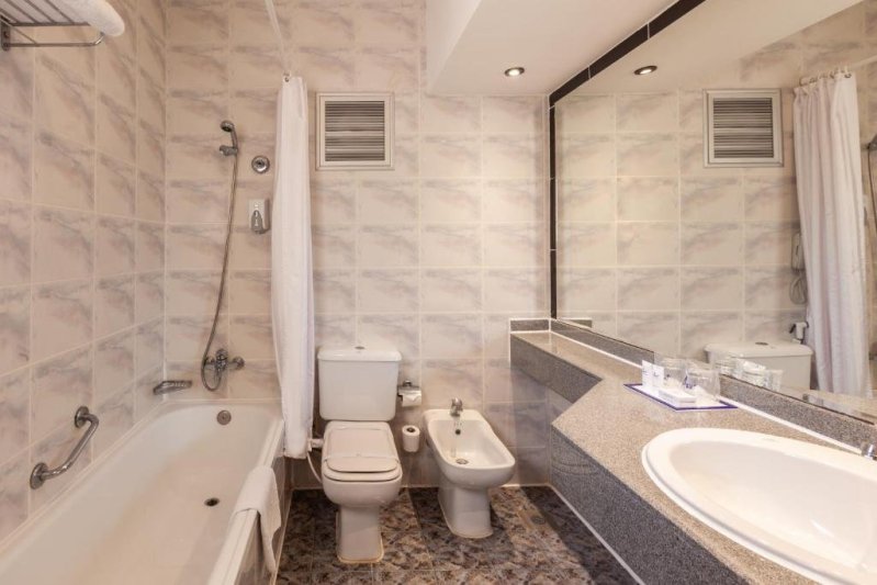 Hurghada utazás Pharaoh Azur Resort