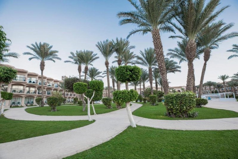 Hurghada utazás Pyramisa Beach Resort