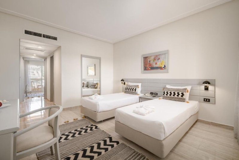 Hurghada utazás Sindbad Club