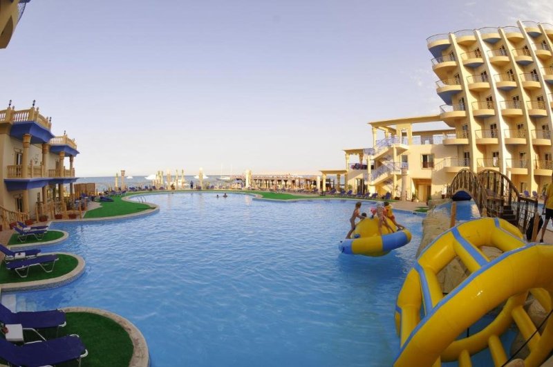 Hurghada utazás Sphinx Aqua Park Beach Resort