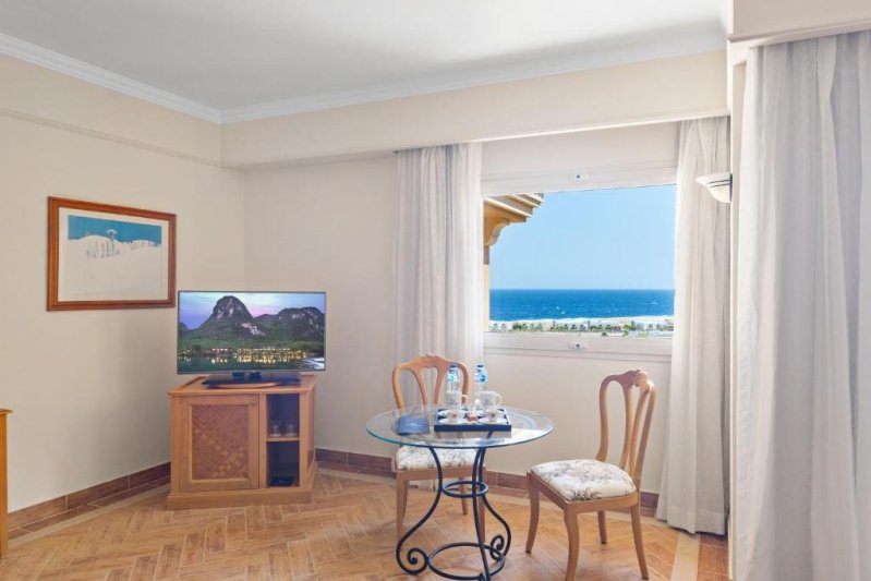 Hurghada utazás The Cascades Golf Resort