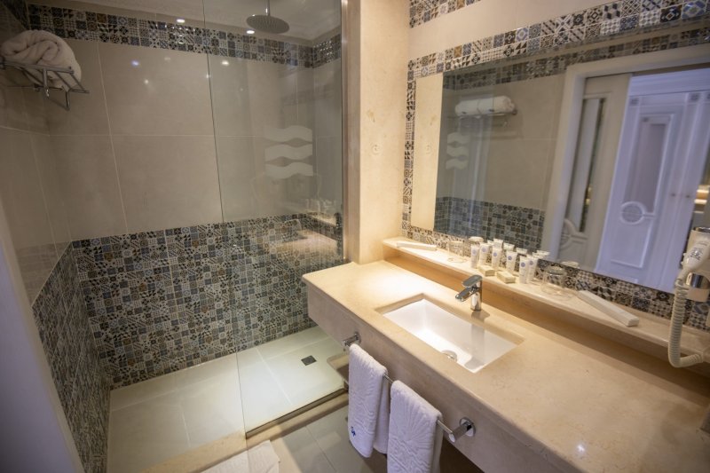 Hurghada utazás The Grand Palace