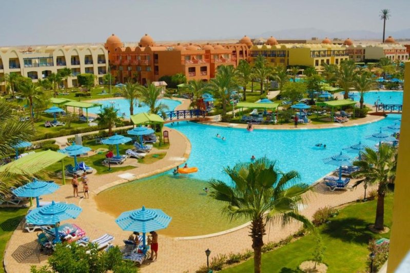 Hurghada utazás Titanic Beach Spa & Aquapark