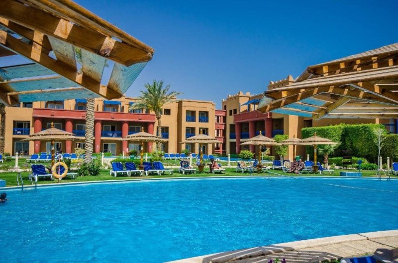 Hurghada utazás Titanic Beach Spa & Aquapark