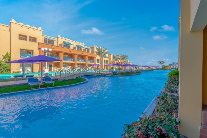 Hurghada utazás Titanic Palace