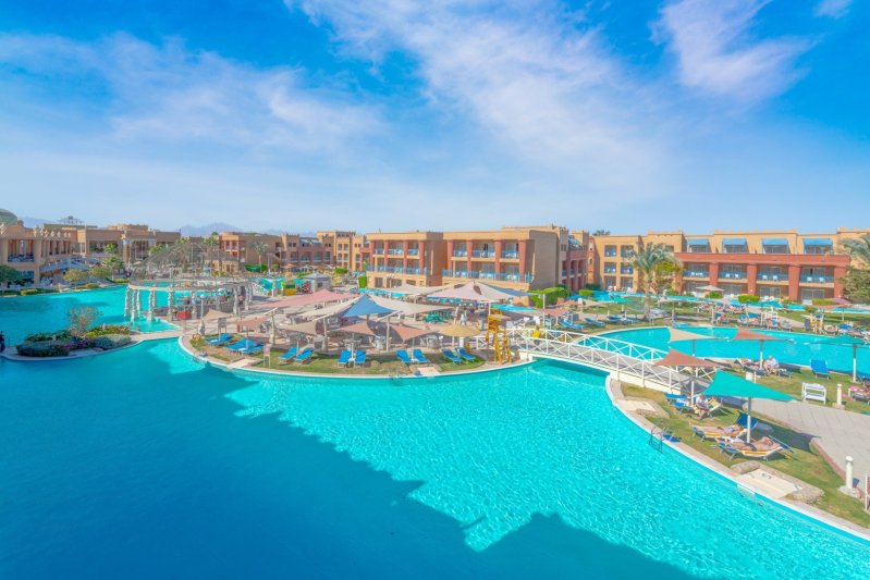 Hurghada utazás Titanic Palace