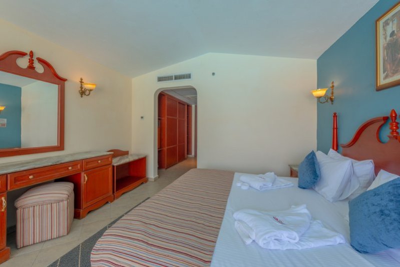 Hurghada utazás Titanic Palace