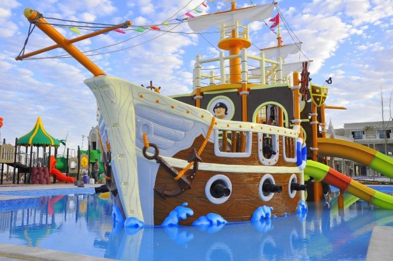 Hurghada utazás Titanic Royal