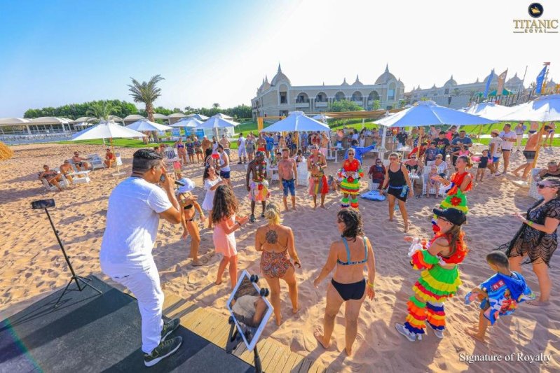 Hurghada utazás Titanic Royal