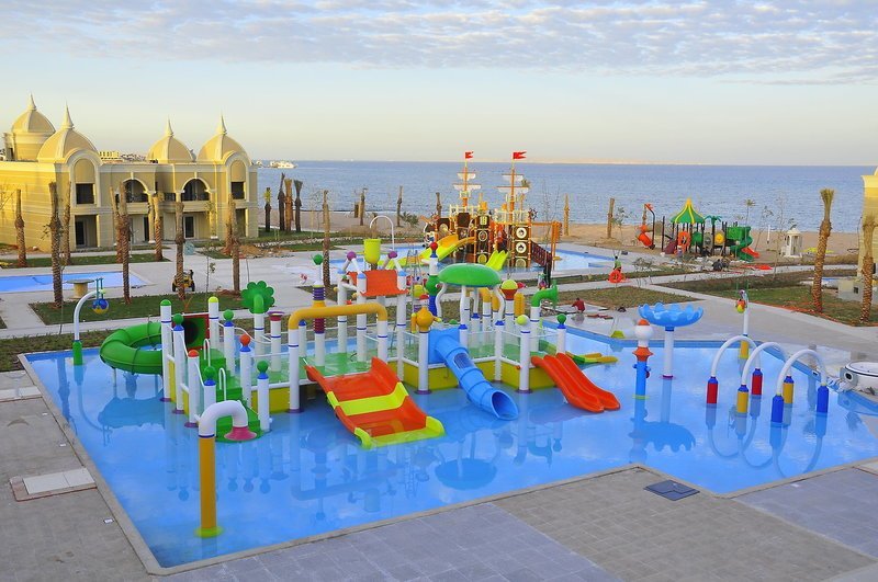 Hurghada utazás Titanic Royal