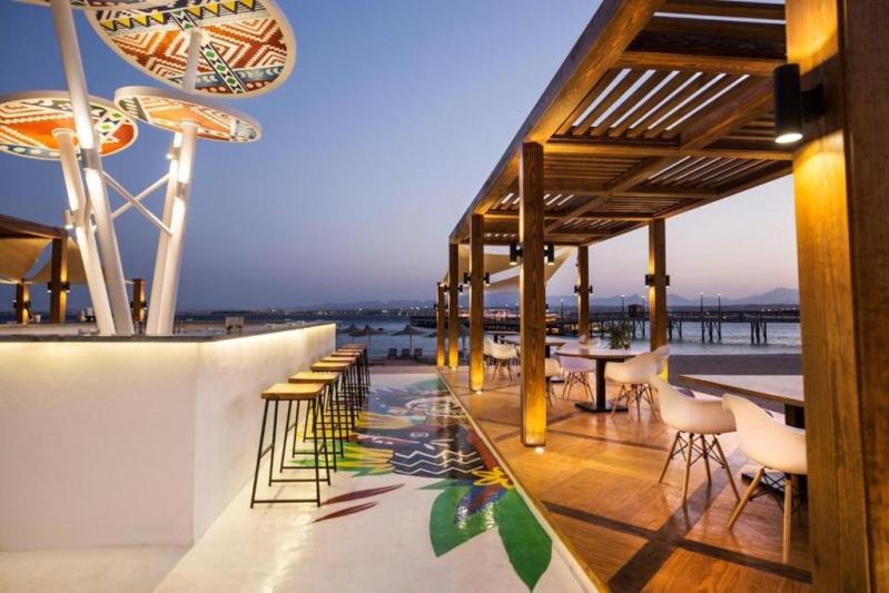 utazás V Grand Beach Resort Hurghada