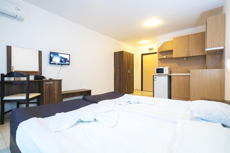 Napospart utazás Admiral Plaza