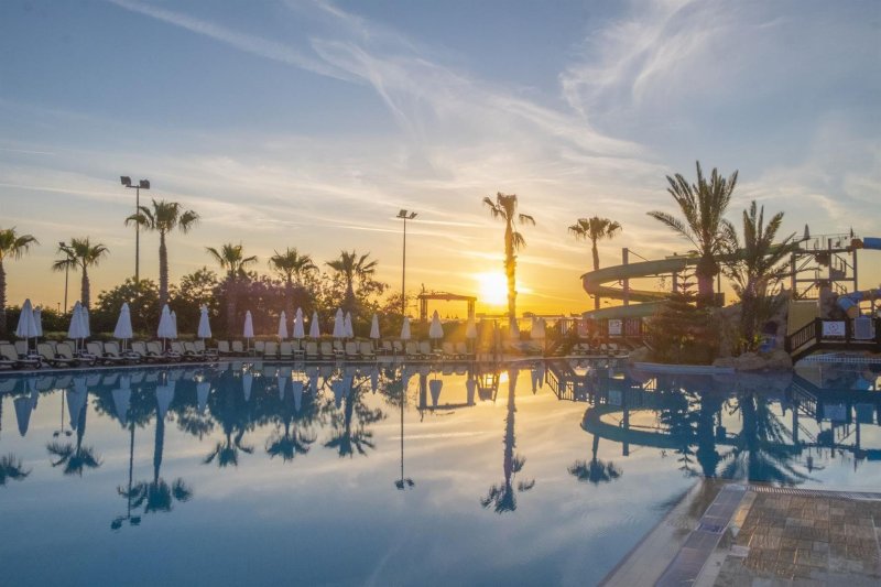 Alba Resort Side