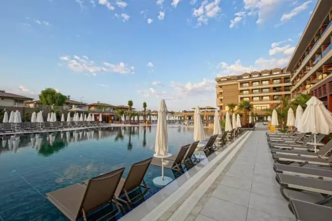 Aletris Deluxe Hotel And Spa Side