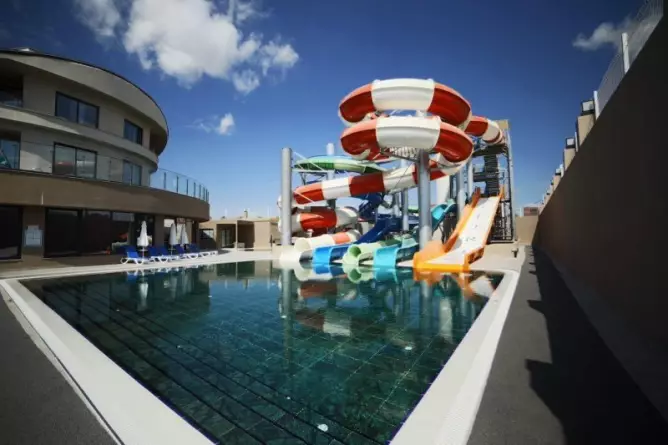 Aletris Deluxe Hotel And Spa Side