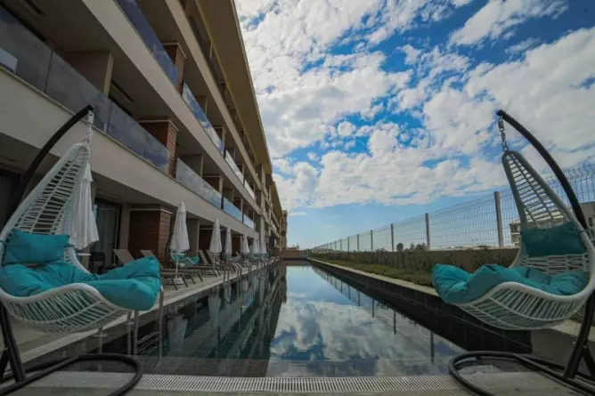 Aletris Deluxe Hotel And Spa Side