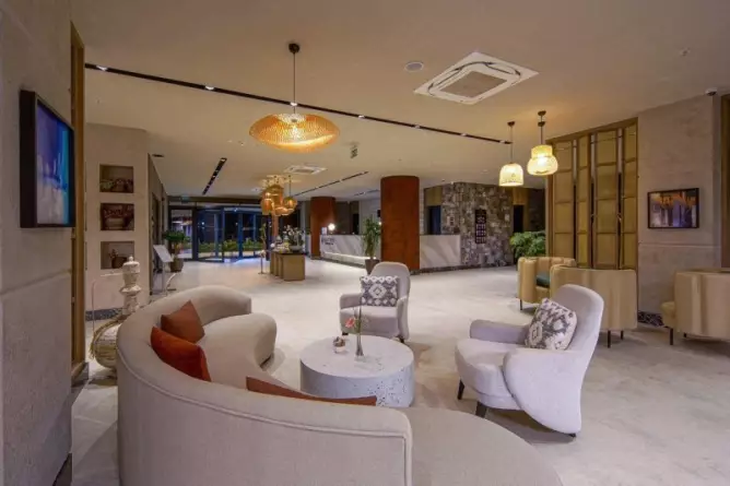 Aletris Deluxe Hotel And Spa Side