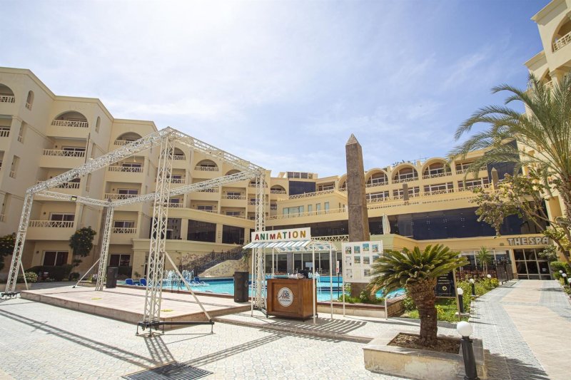Hurghada utazás Amc Royal Hotel & Spa