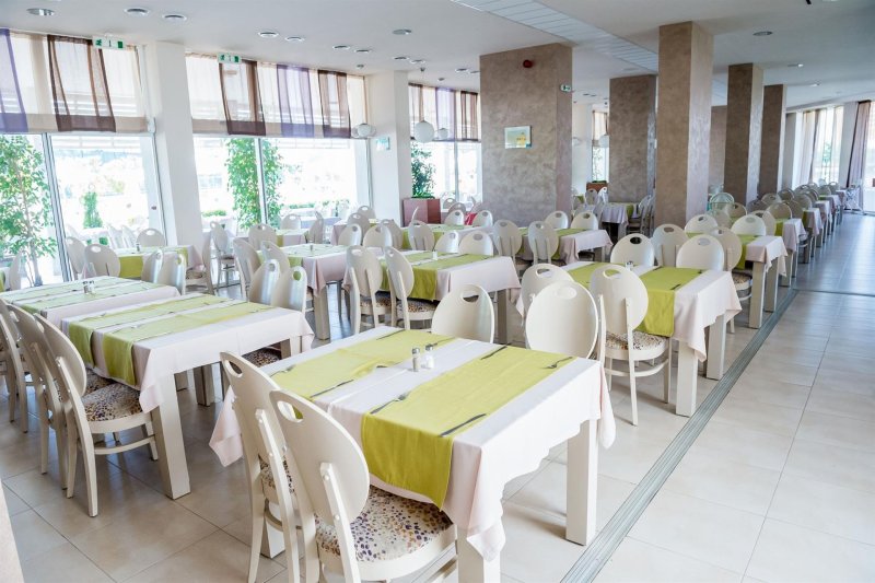 Napospart utazás Aqua Nevis