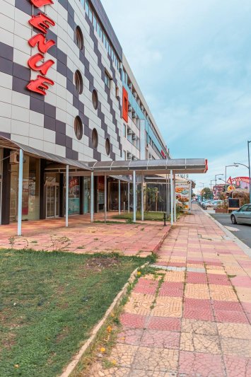 Napospart utazás Avenue