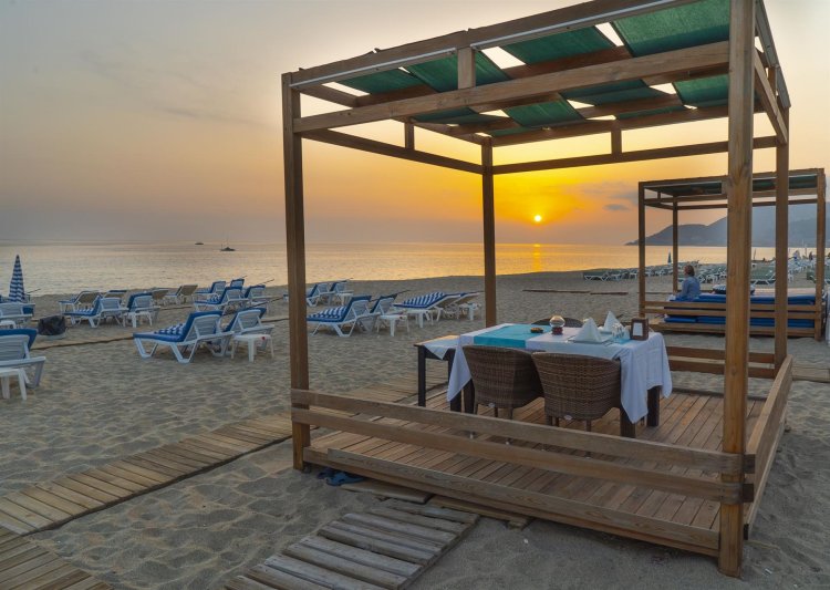 Alanya utazás Azak Beach Hotel