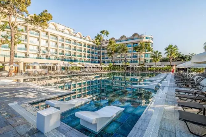 Berry Blue Hotels Side