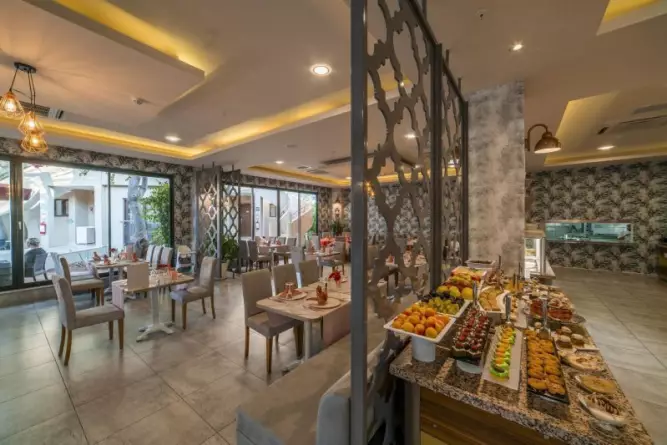 Club Hotel Turan Prince World Side