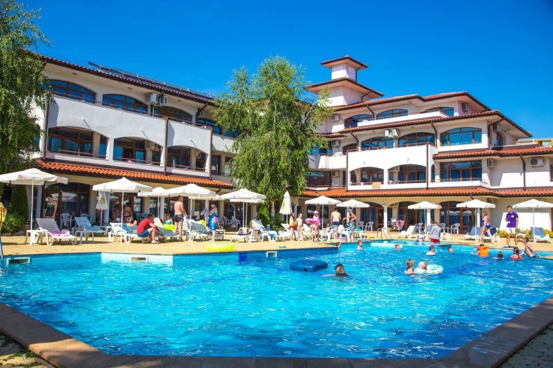 Napospart utazás Complex Sunrise